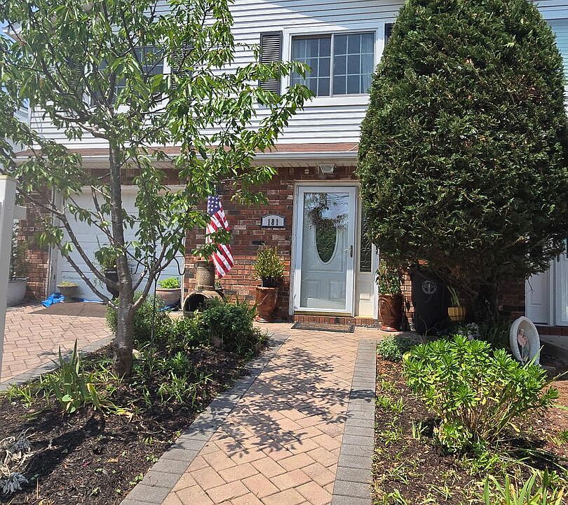 1st image of 181 Mosely Ave Floor 2