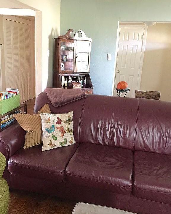 1st image of 10915 Cedarhurst Dr