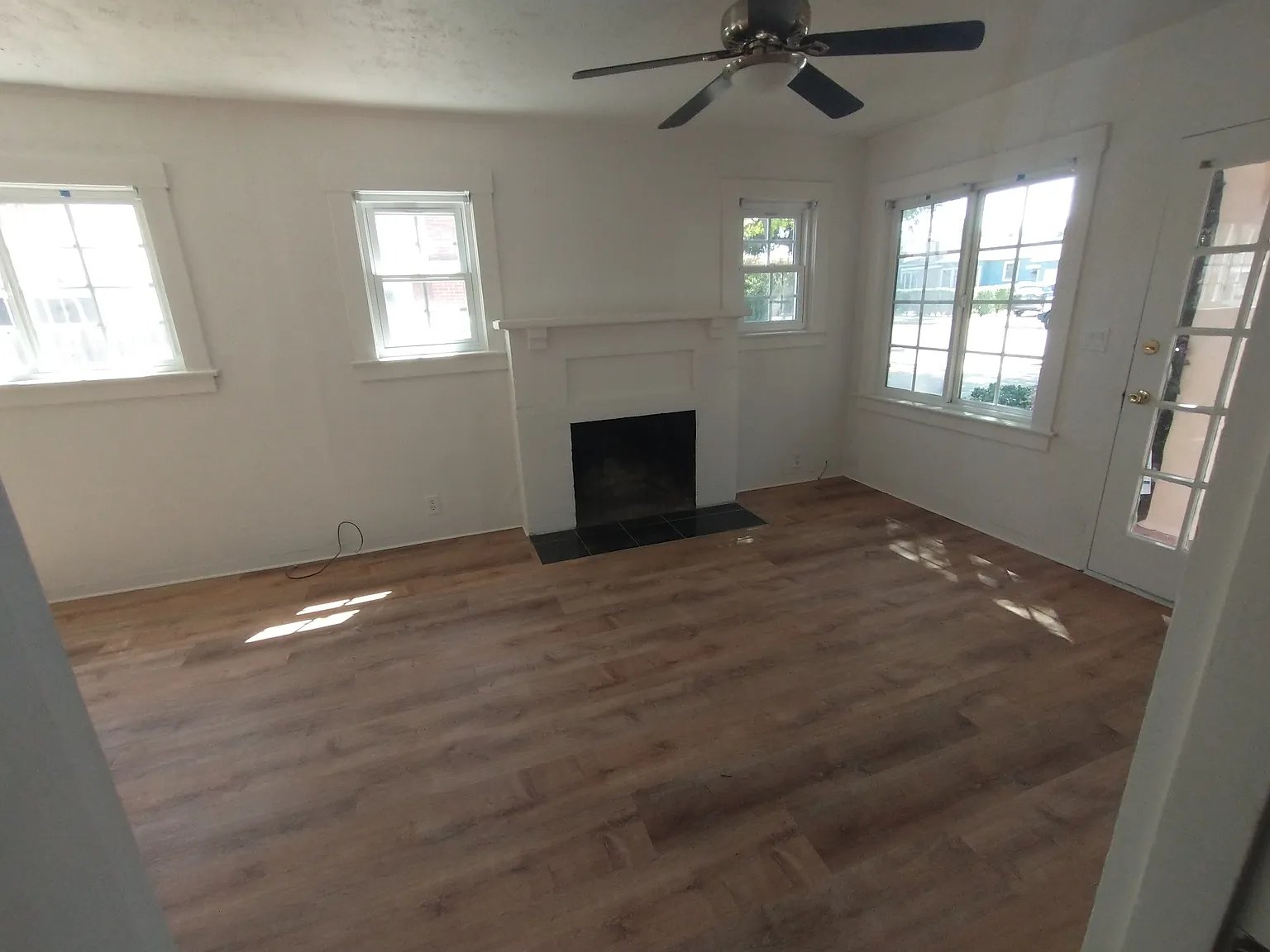 725 W Valerio St — Photo 3