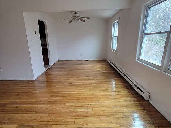 2nd image of 1625 Bell Blvd #9