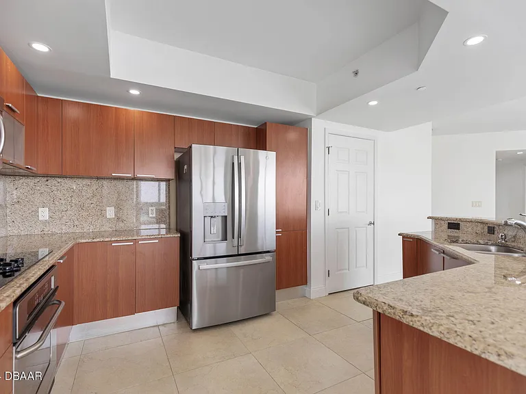 231 Riverside Dr #12091 — Photo 36