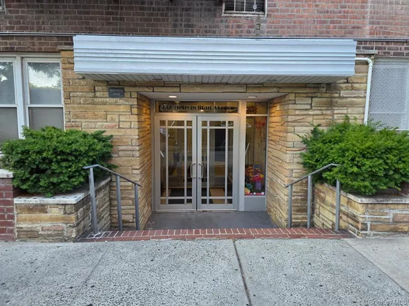 1332 Metropolitan Avenue image 15 of 15