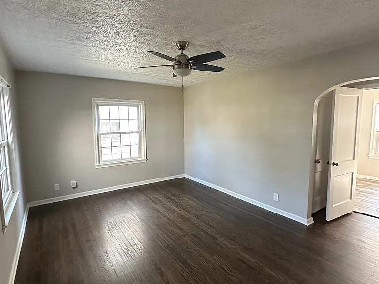 387 E Royal Forest Blvd — Photo 25