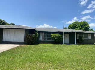 2404 Holiday Ct, Fort Pierce, FL 34982