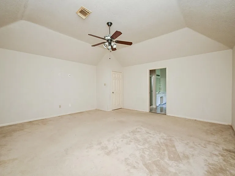 9731 New Kent Dr — Photo 16
