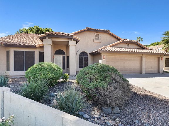 3rd image of 256 N COTTONWOOD Drive