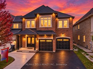 17 Lola Cres, Brampton, ON L7A 4J7