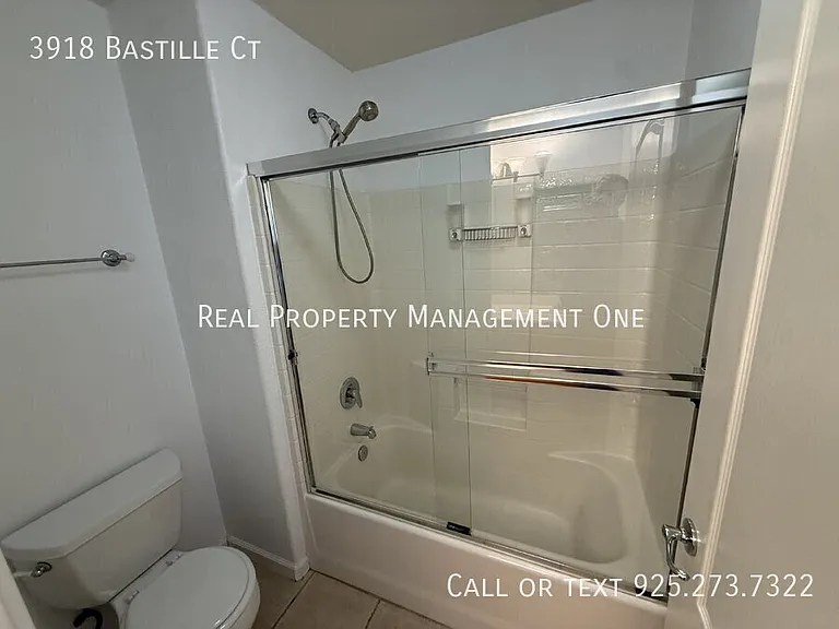 3918 Bastille Ct — Photo 29