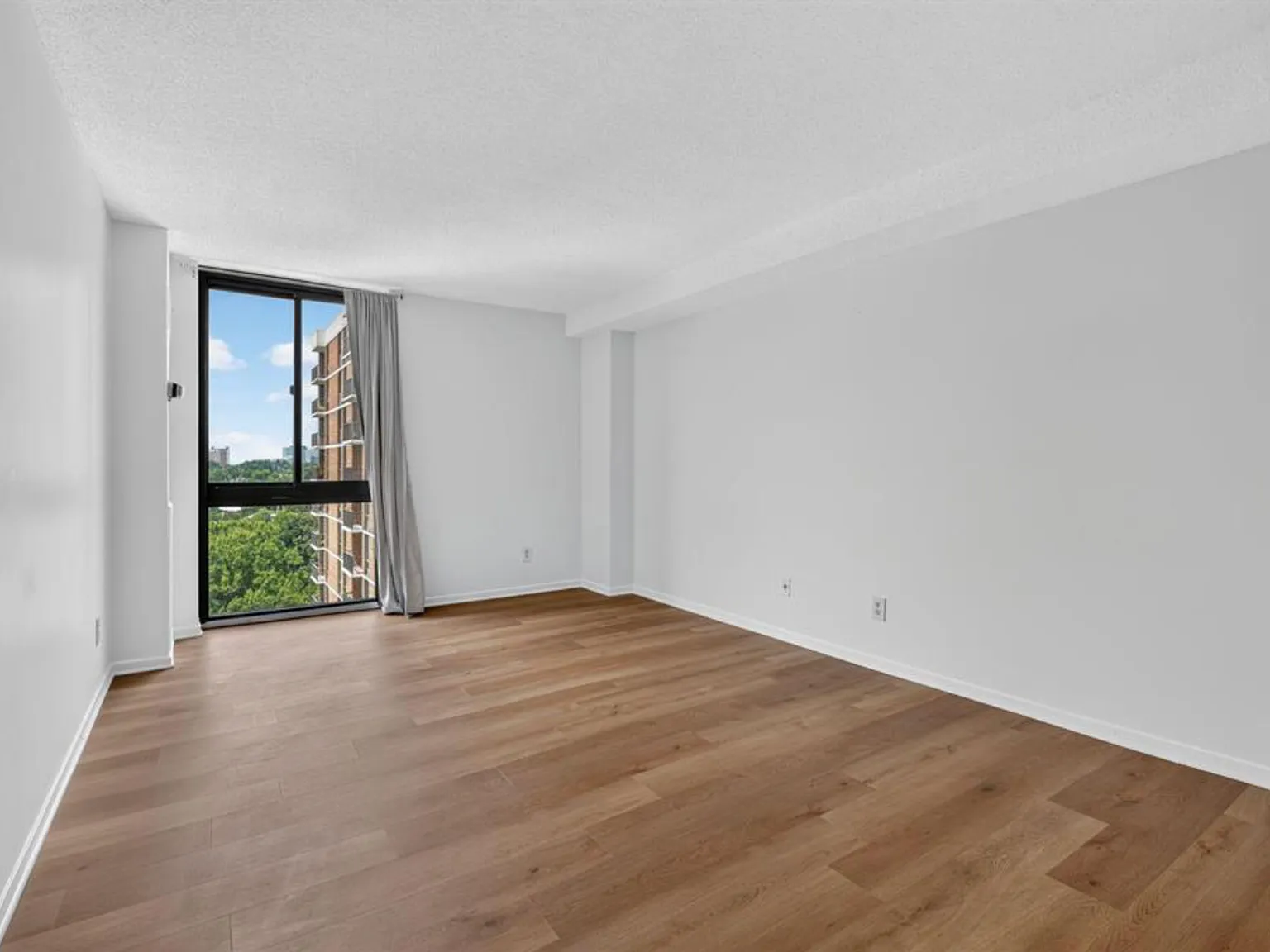 2 bed, 1182 sqft, $1,500 — Photo 4