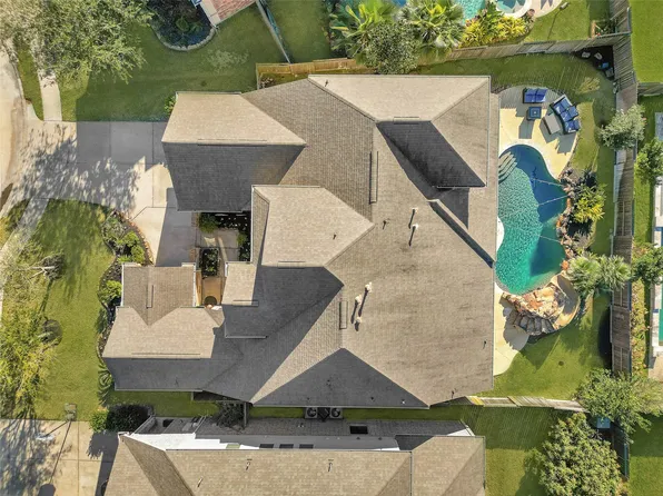 1110 Parkers Creek Ln, Friendswood, TX 77546