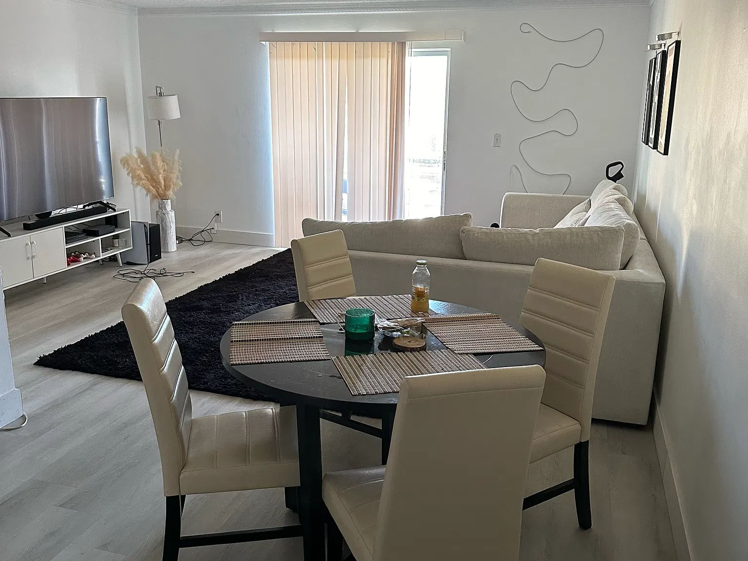 2 bed, 927 sqft, $1,900 — Photo 4