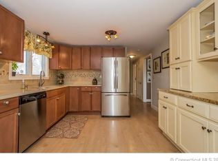 1476 Farmington Ave, Farmington, CT 06032