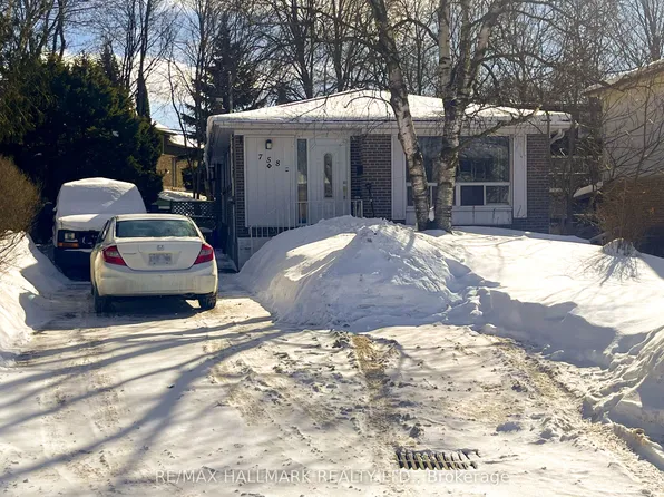 758 Botany Hill Cres, Newmarket, ON L3Y 3A8