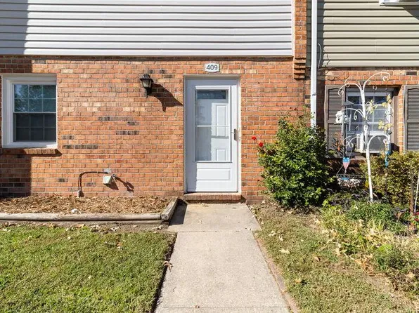 409 Big Leaf Cir, Virginia Beach, VA 23454