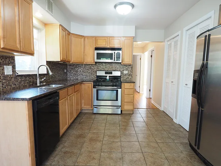 7100 W Talcott Ave — Photo 9
