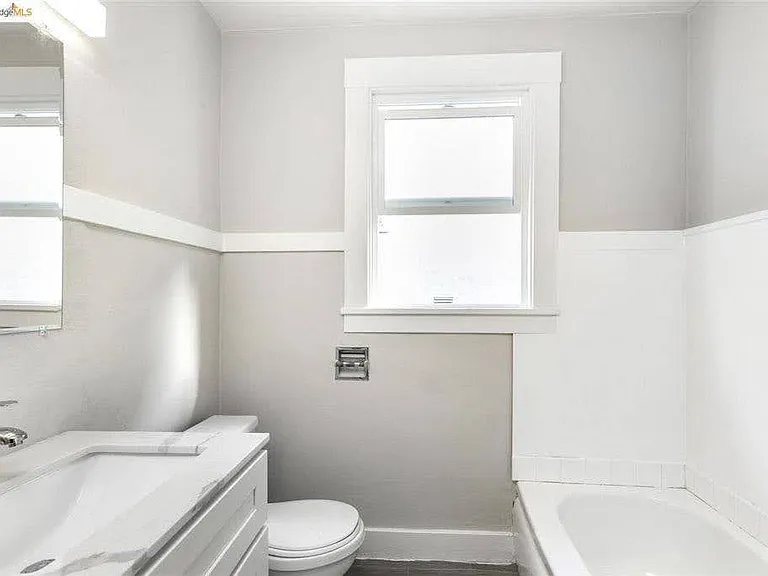 5723 Shattuck Ave — Photo 8