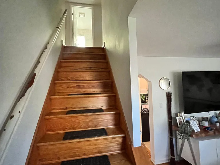 40 Oxford Ave — Photo 7