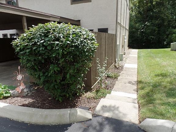 5th image of 3205 Summerdale Ln