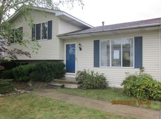 2972 Wilson Ave, Pinckney, MI 48169