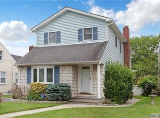 2690 Rosebud Ave, Merrick, NY 11566