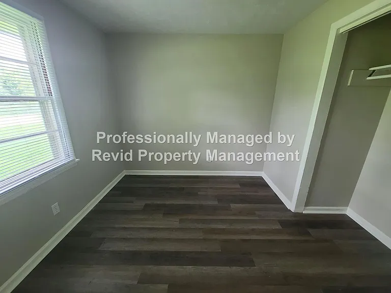 196 Ivan Rd — Photo 14