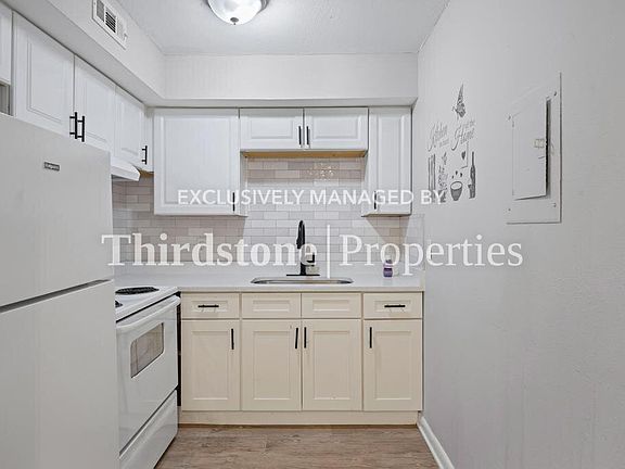 3rd image of 2887 Post St APT 2