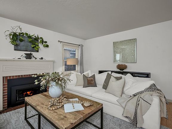 3rd image of 211 S Jefferson Street