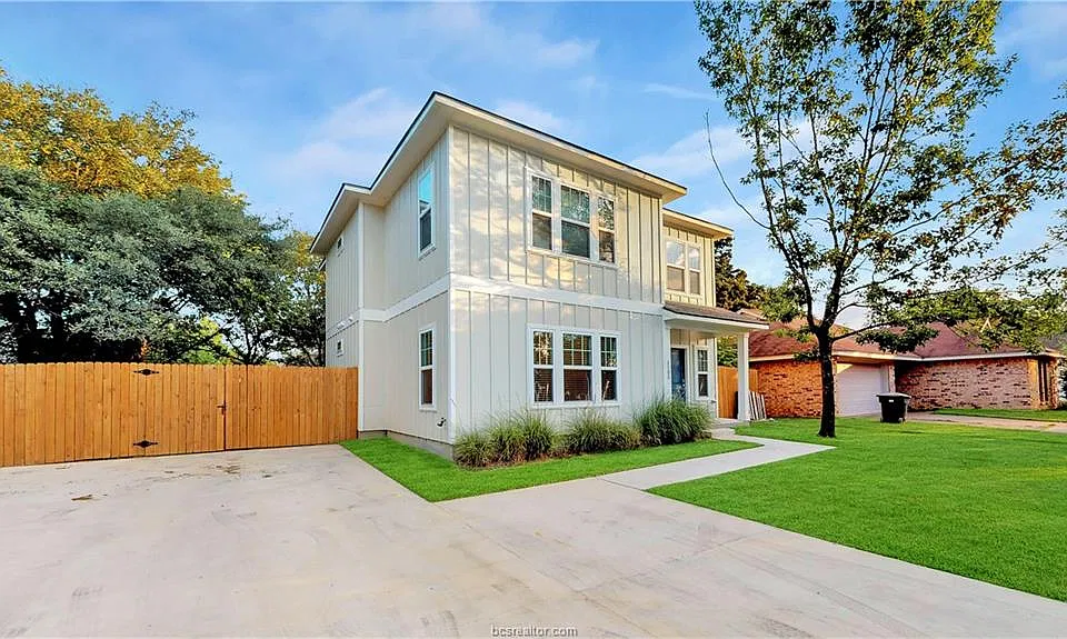 1105 Hardwood Ln