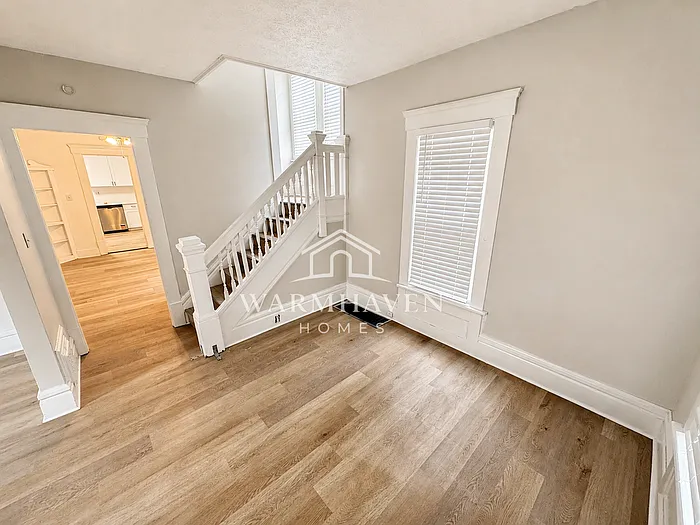 212 Gale St — Photo 2