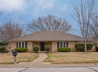 1905 Lincolnshire Dr, Bedford, TX 76021