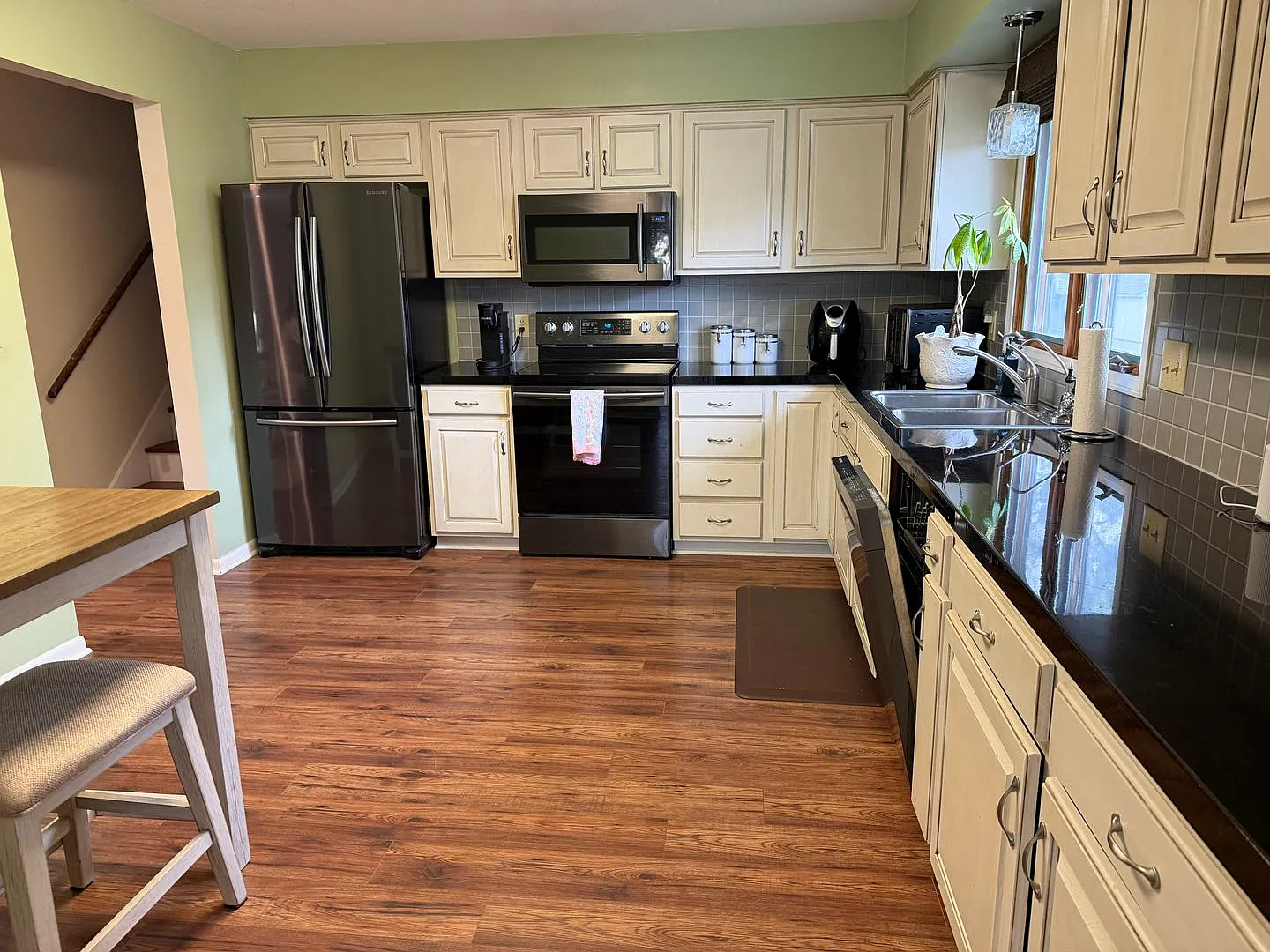 House for Rent — Photo 2
