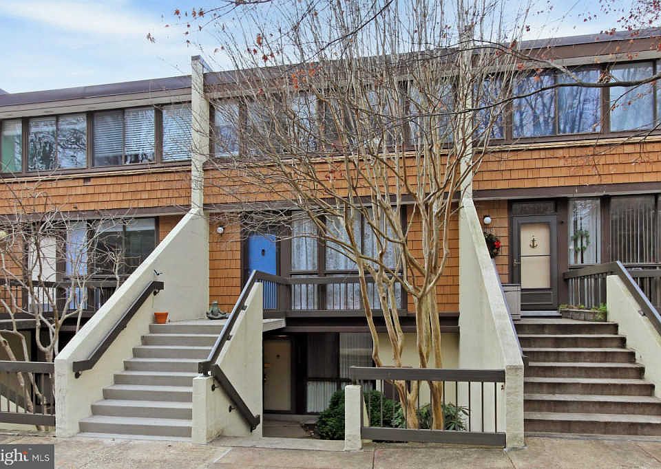 1st image of 2110 S Quincy St #2