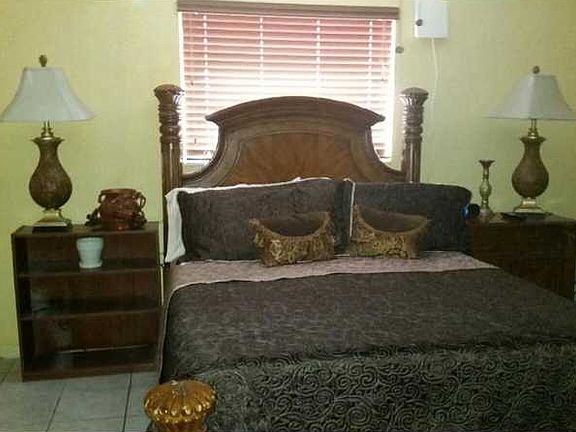 5th image of 1330 W 54th St APT 317C