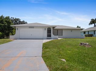 2208 SE 16th St, Cape Coral, FL 33990