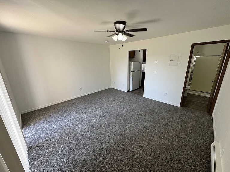 Bryn Mawr Plaza Apartments — Photo 12