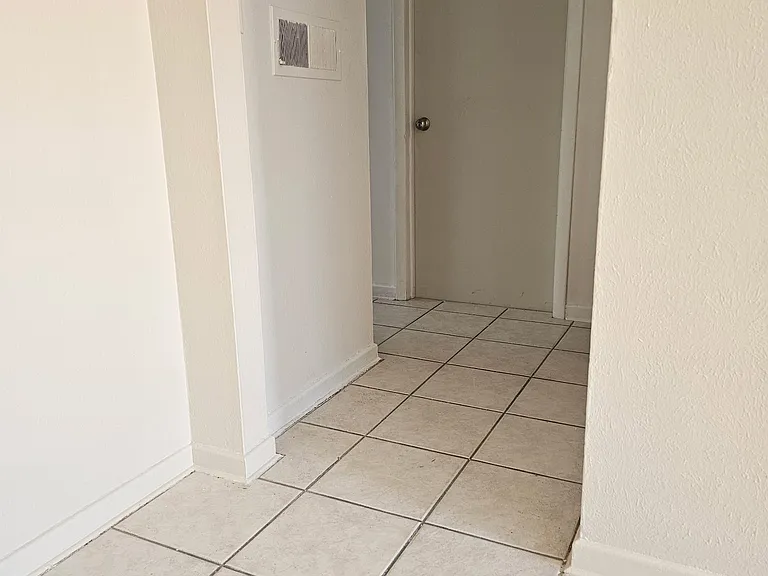 3605 Norwood Ct — Photo 3