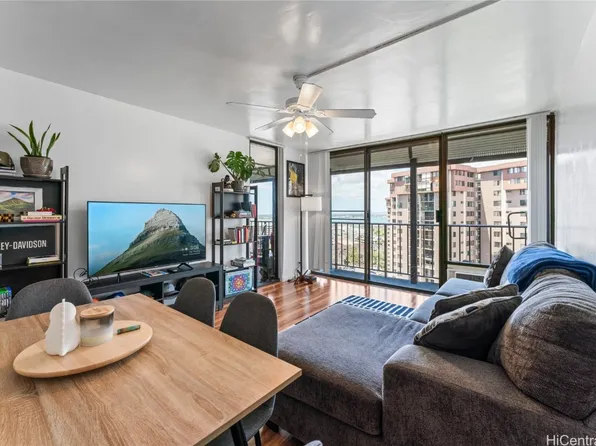 98-500 Koauka Loop APT 18N, Aiea, HI 96701