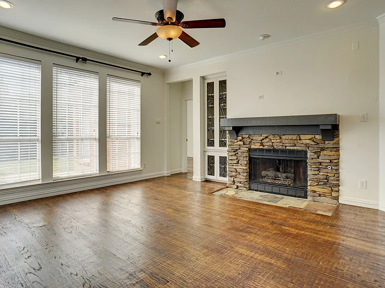 1307 Normandy Dr — Photo 10