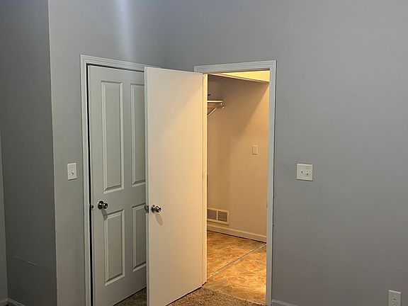 3rd image of 1332 Blaine Ave #1332