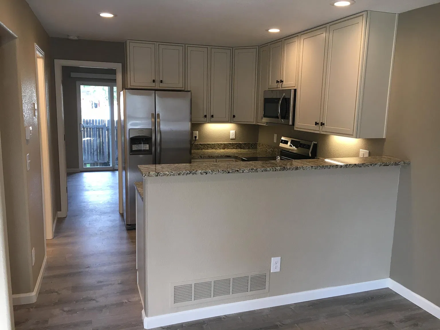 1 bed, 550 sqft, $1,695 — Photo 4