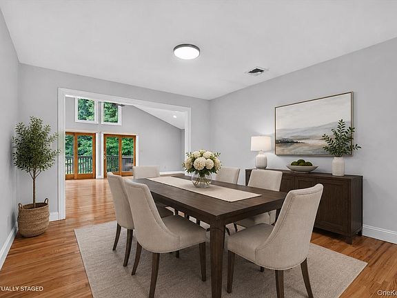 5th image of 15 Meadowlark Drive