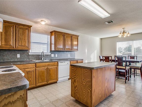 5th image of 4109 Sonoma Dr