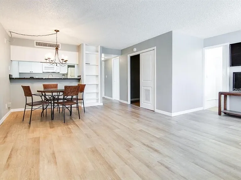 2615 Cove Cay Dr #205 — Photo 7