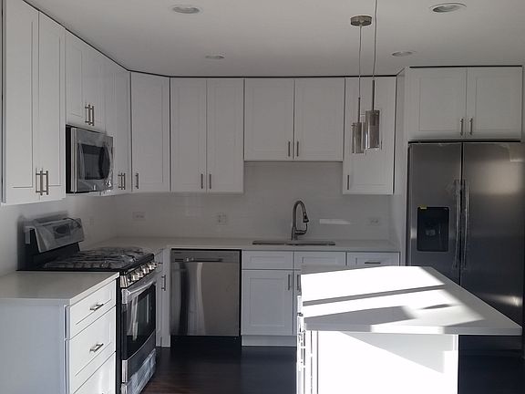 4th image of 1735 Park Ave