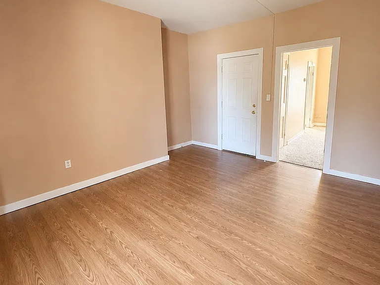 346 2nd St #2 — Photo 7