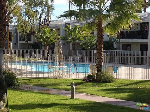 Lovely Poolside Location