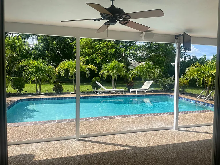 3712 Lowson Blvd — Photo 32