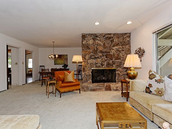 5th image of 787 Crossbrook Dr