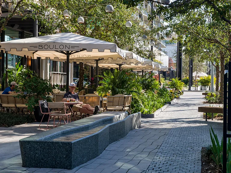 Charming cafes and shaded walkways at Water Street keep Modera Encore close to Tampa's vibrant dining scene and thoughtfully designed outdoor spaces.