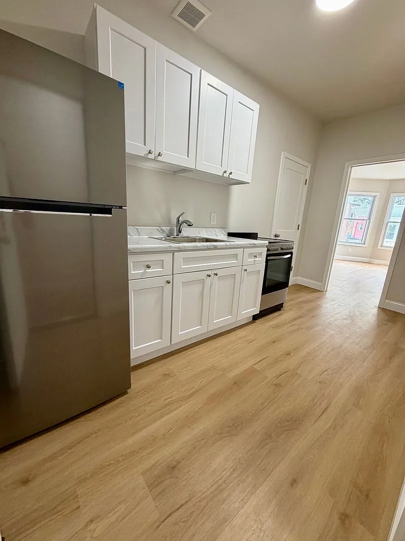 52nd St S 724 — Photo 3
